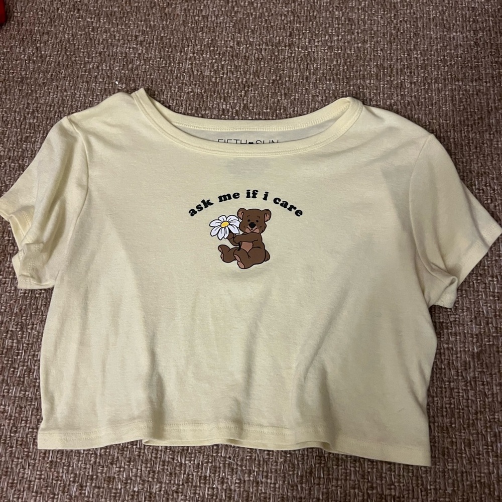 Fifth & Sun Size Large Crop T-Shirt Yellow